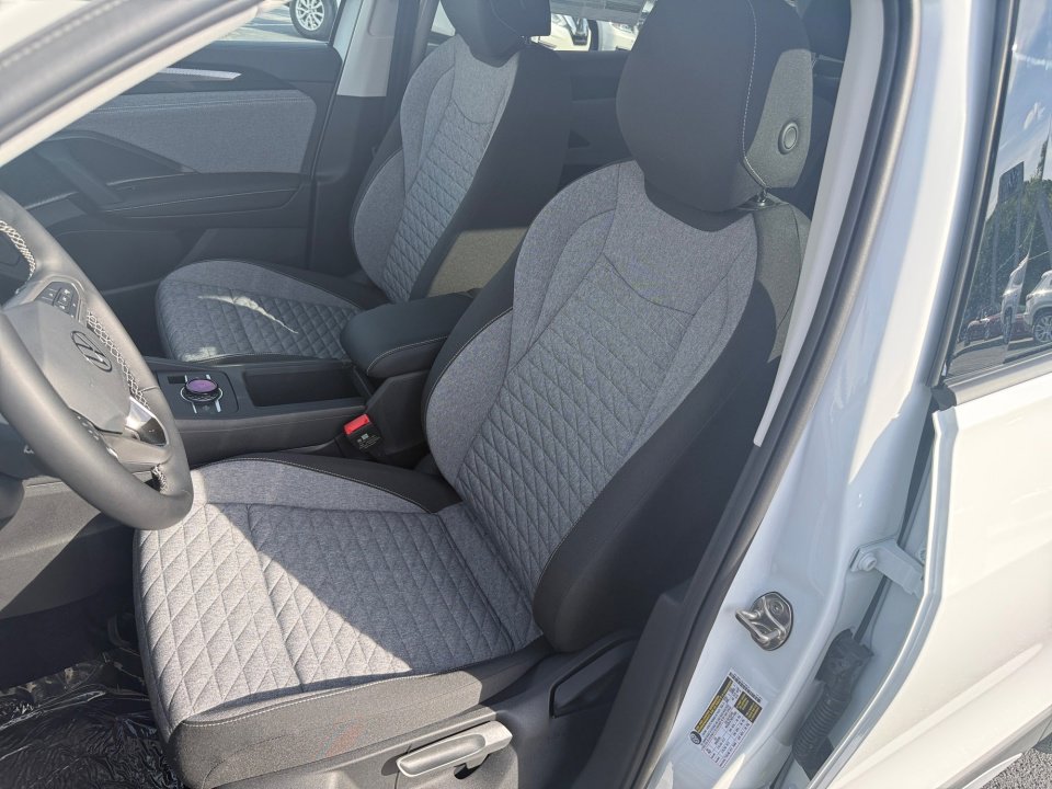 New 2026 Volkswagen Tiguan S FWD image 30