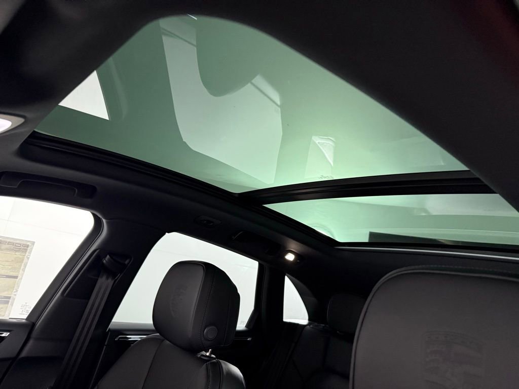 New 2026 Porsche Macan image 30