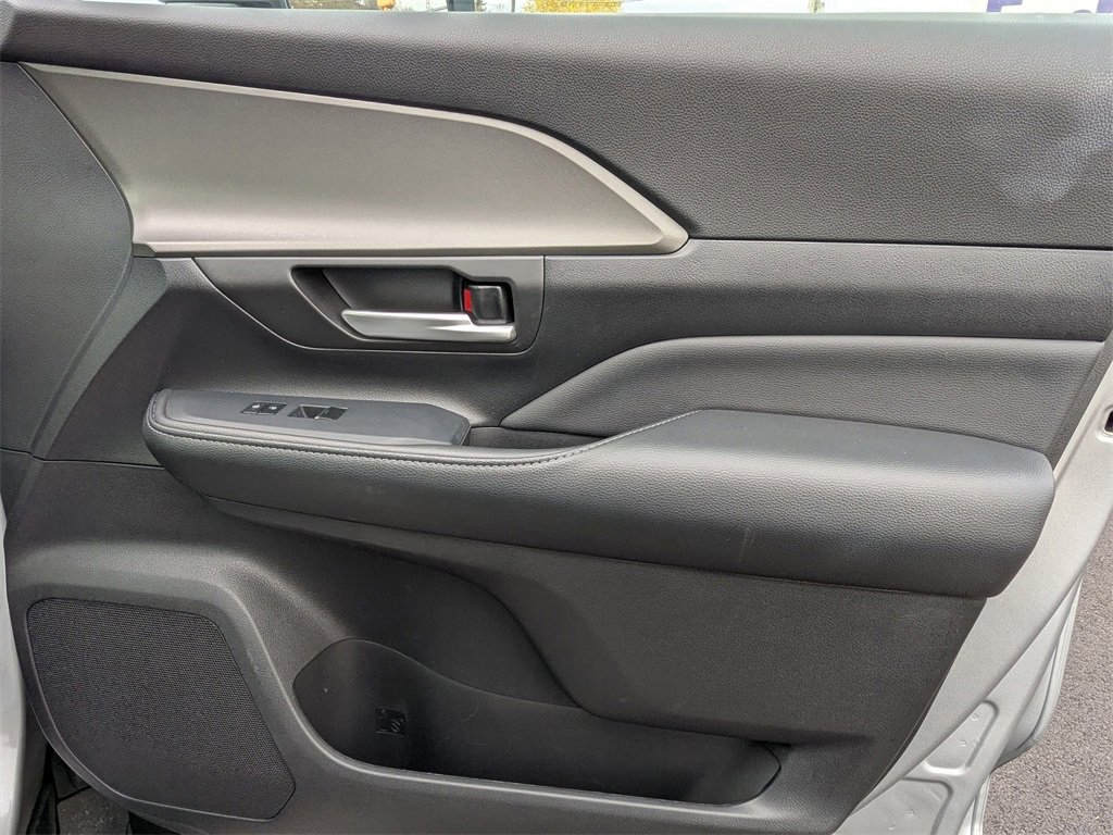 Used 2025 Toyota Grand Highlander AWD image 39