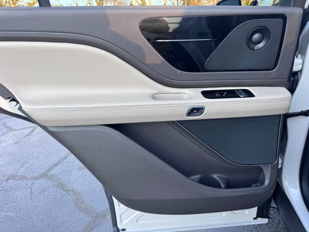 Used 2023 Lincoln Aviator Reserve w/ Equipment Group 201A image 31