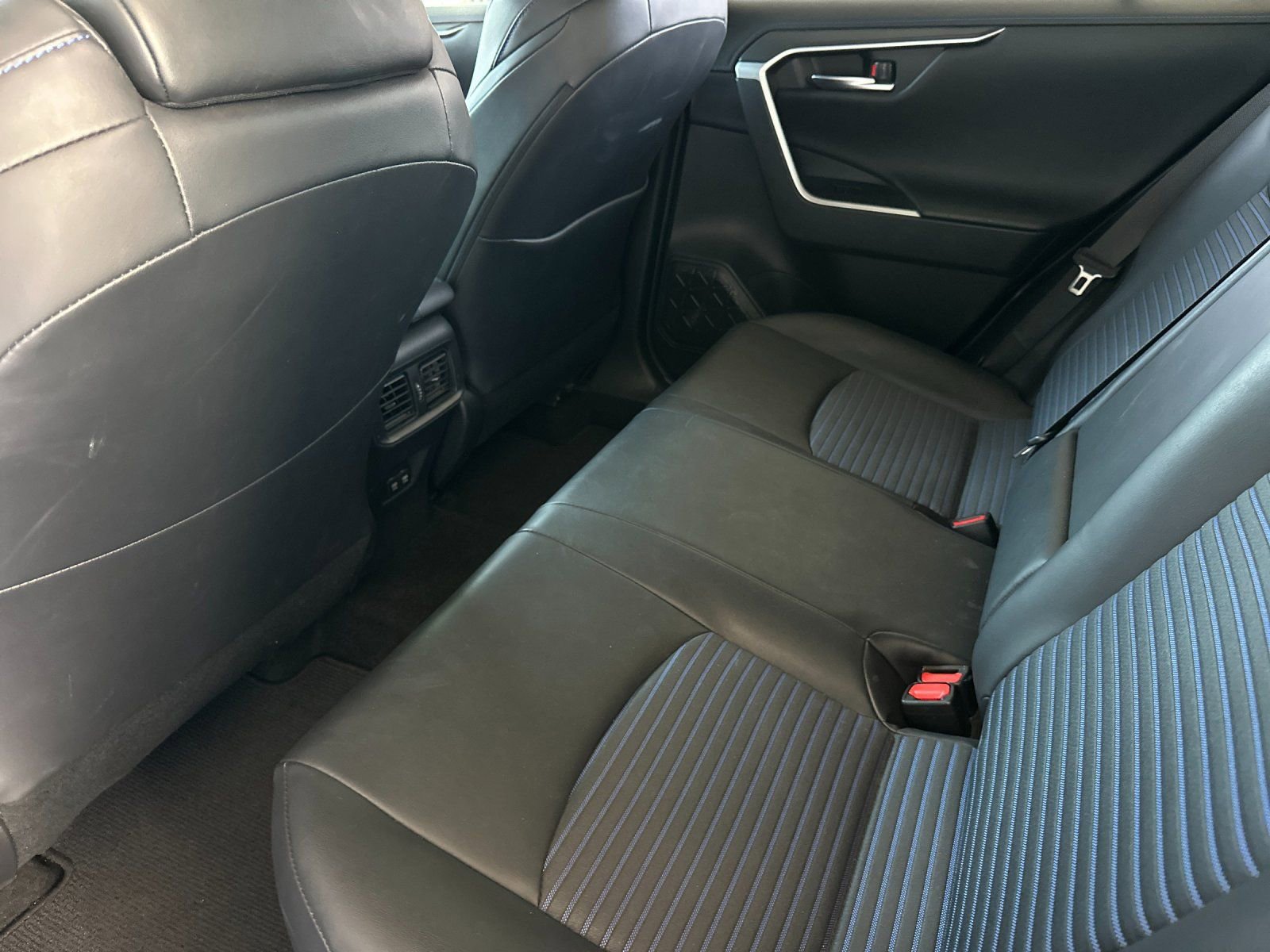 Used 2019 Toyota RAV4 XSE AWD/4WD image 11