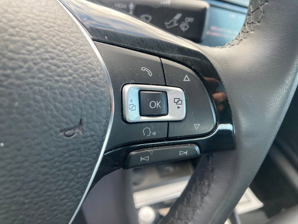 Used 2022 Volkswagen Passat 2.0T SE image 37