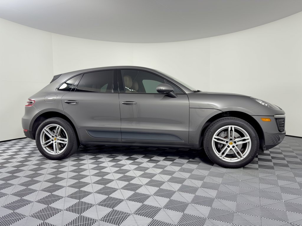 Used 2018 Porsche Macan AWD/4WD image 8
