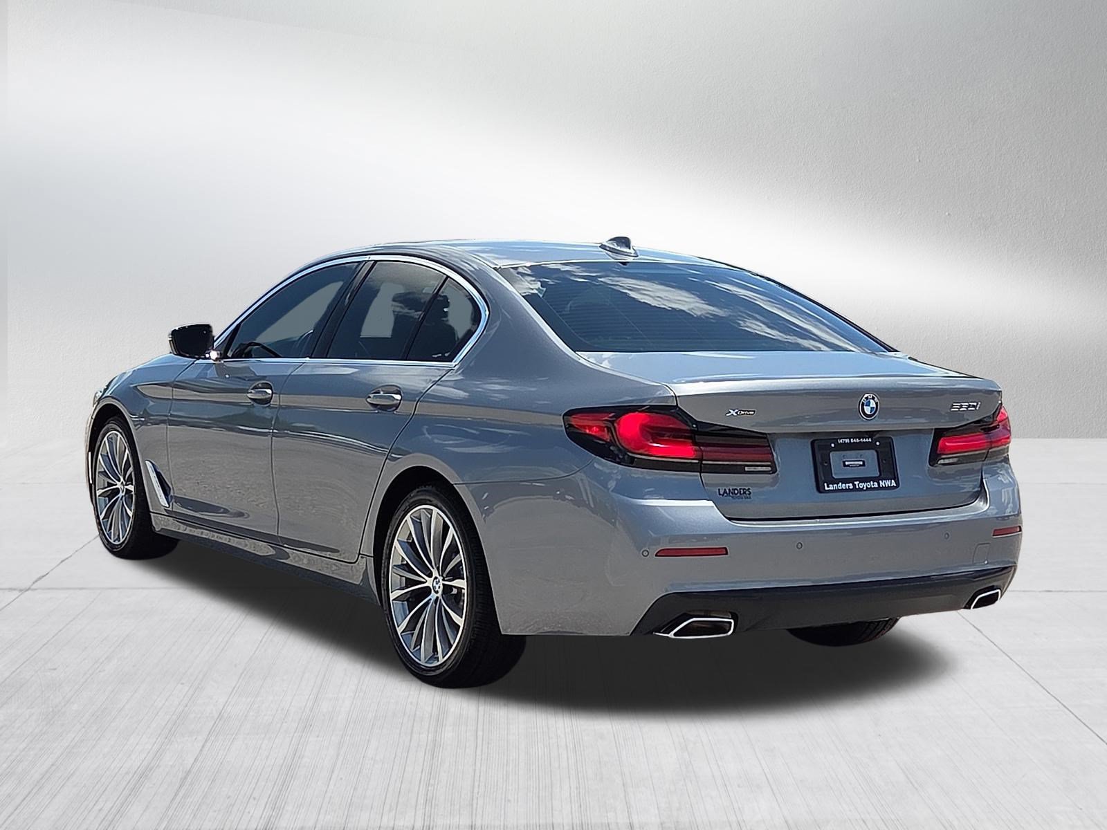 Used 2023 BMW 530i xDrive AWD/4WD image 4