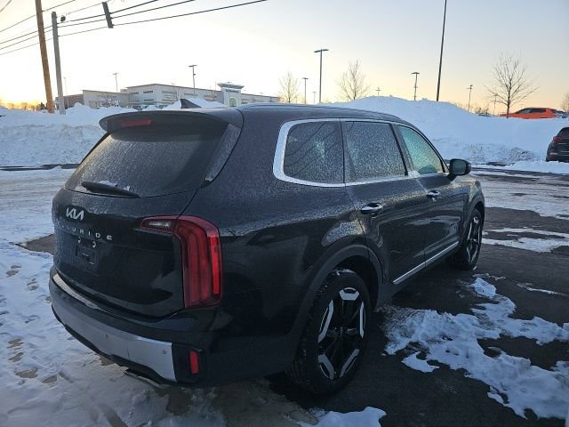 Used 2023 Kia Telluride S image 4