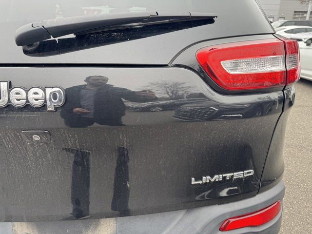 Used 2016 Jeep Cherokee Limited image 37