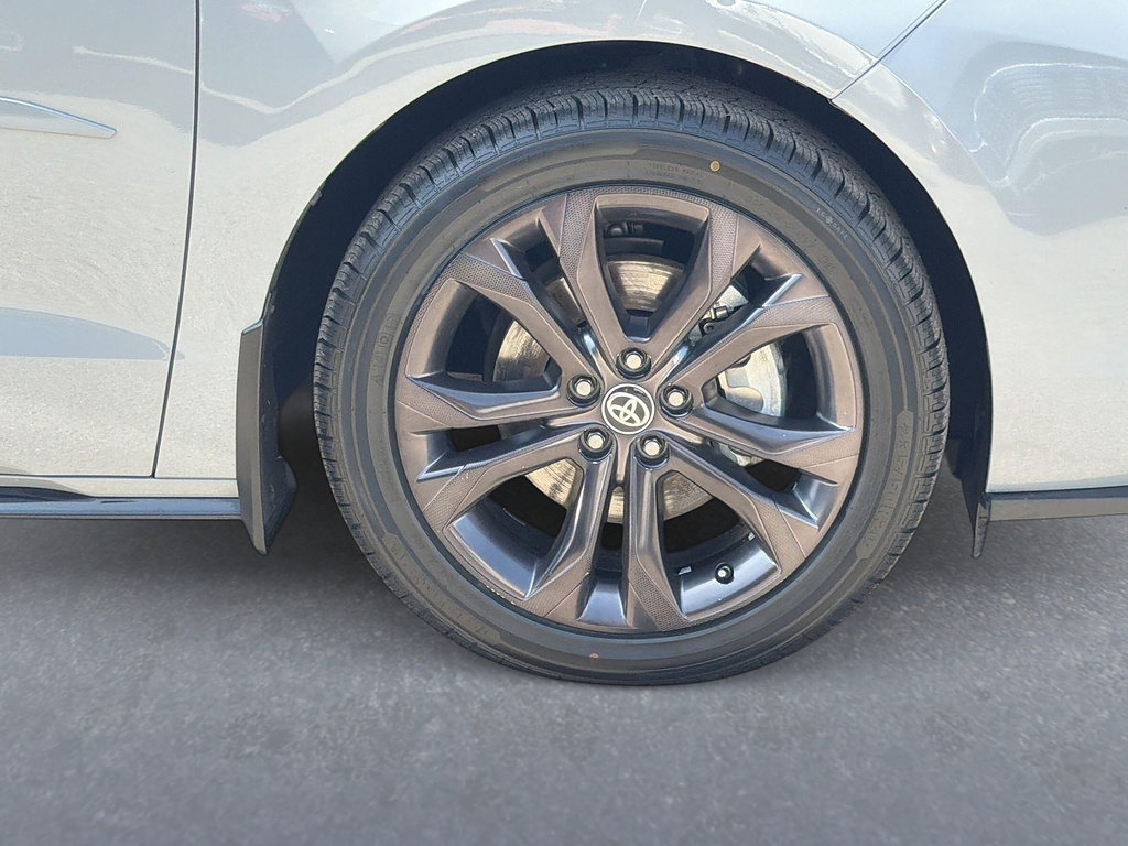 Used 2024 Toyota Sienna XSE w/ XSE Plus Package FWD image 34