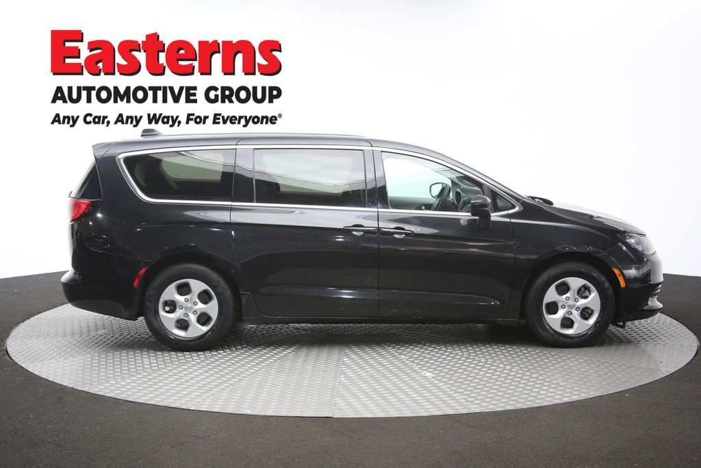 Used 2017 Chrysler Pacifica LX w/ Tire & Wheel Group FWD image 43