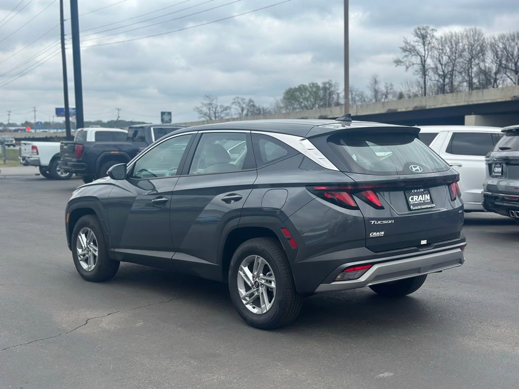 Certified 2025 Hyundai Tucson SE image 5