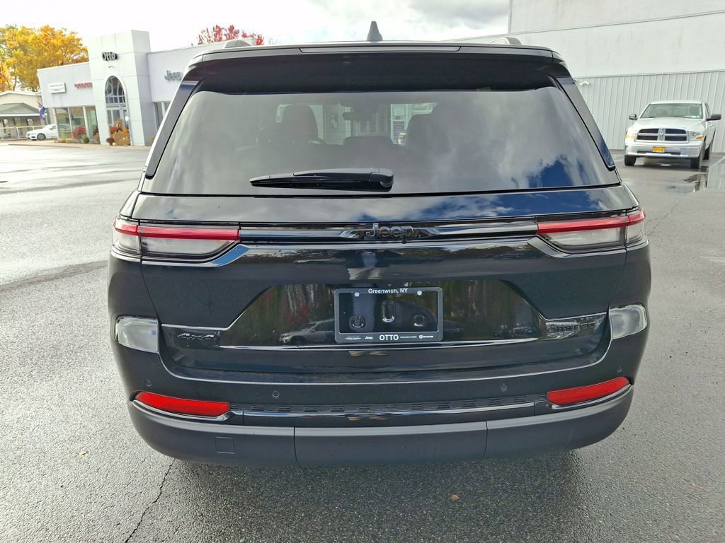 New 2025 Jeep Grand Cherokee Limited w/ Black Appearance Package image 6