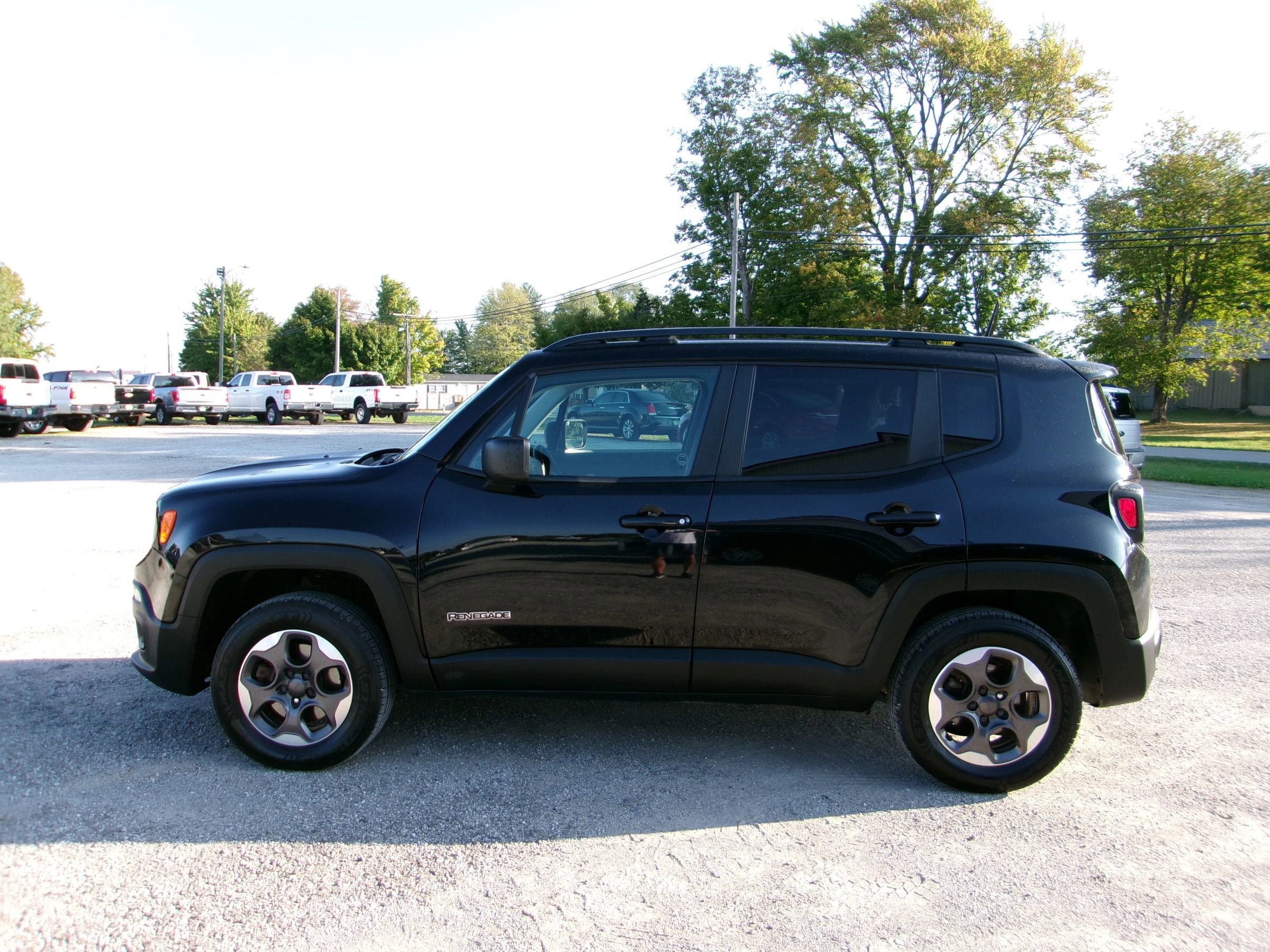Used 2018 Jeep Renegade Sport image 2
