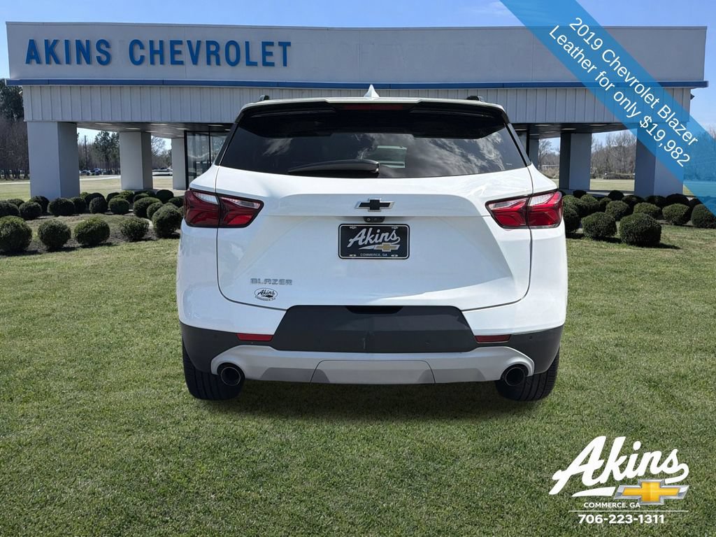 Used 2019 Chevrolet Blazer LT w/ Sun and Wheels Package FWD image 3