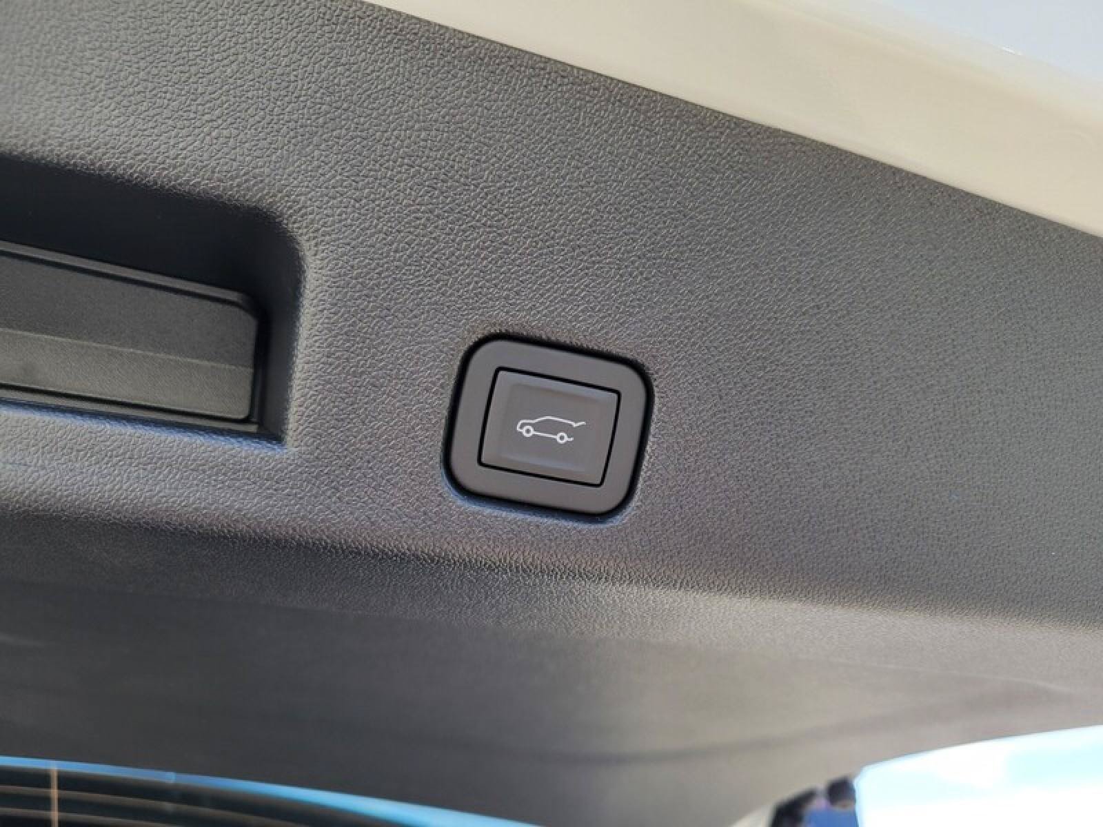 New 2026 GMC Acadia Elevation w/ Black Edition FWD image 8