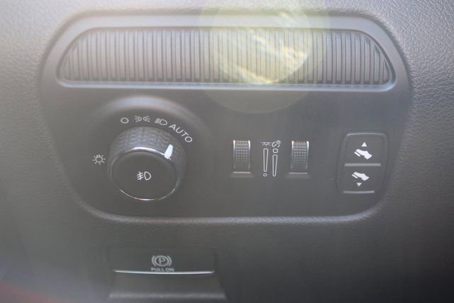 Used 2022 Jeep Wagoneer Series II w/ Convenience Group I image 17