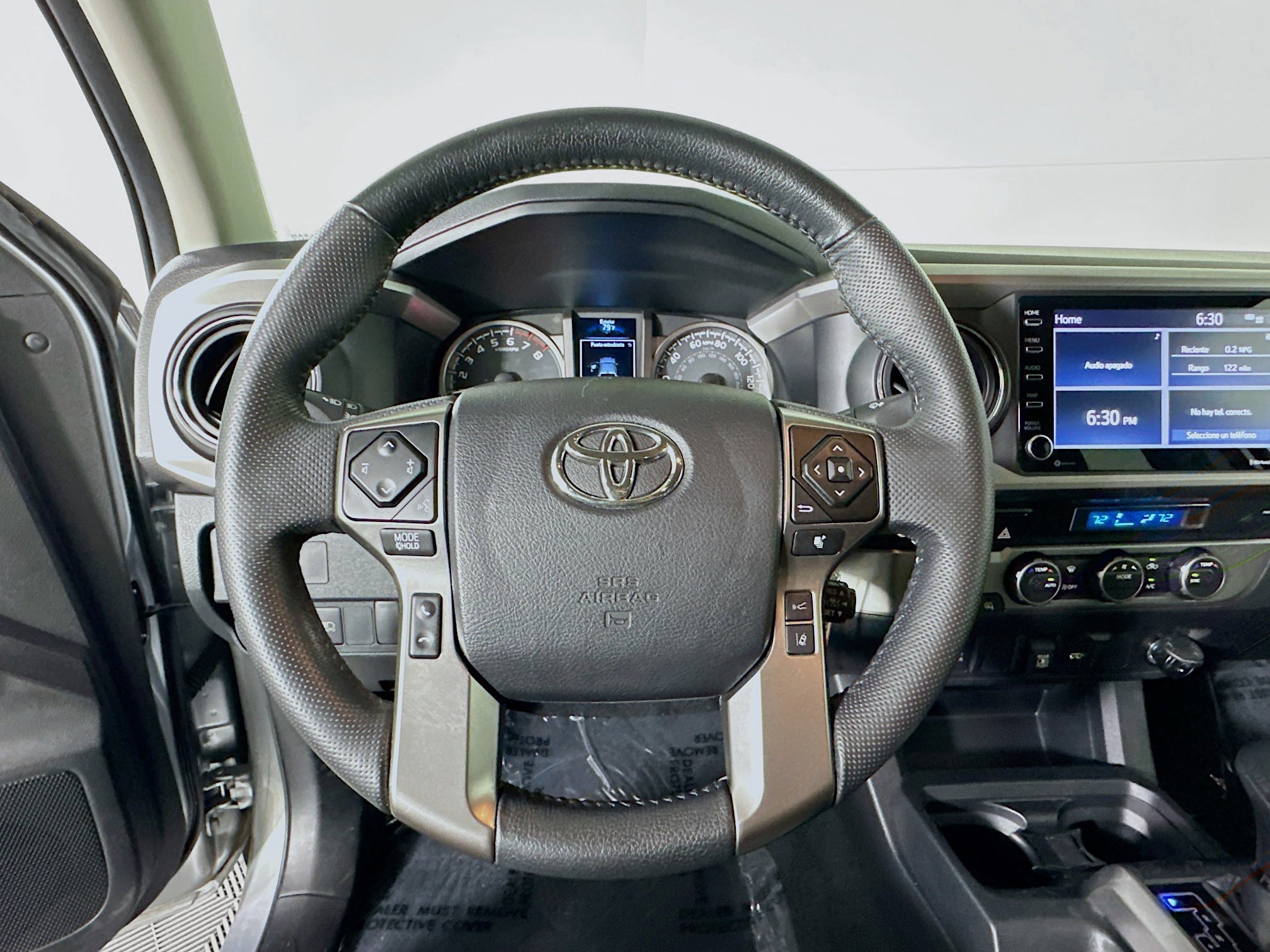 Used 2022 Toyota Tacoma SR5 w/ Technology Package AWD/4WD image 15
