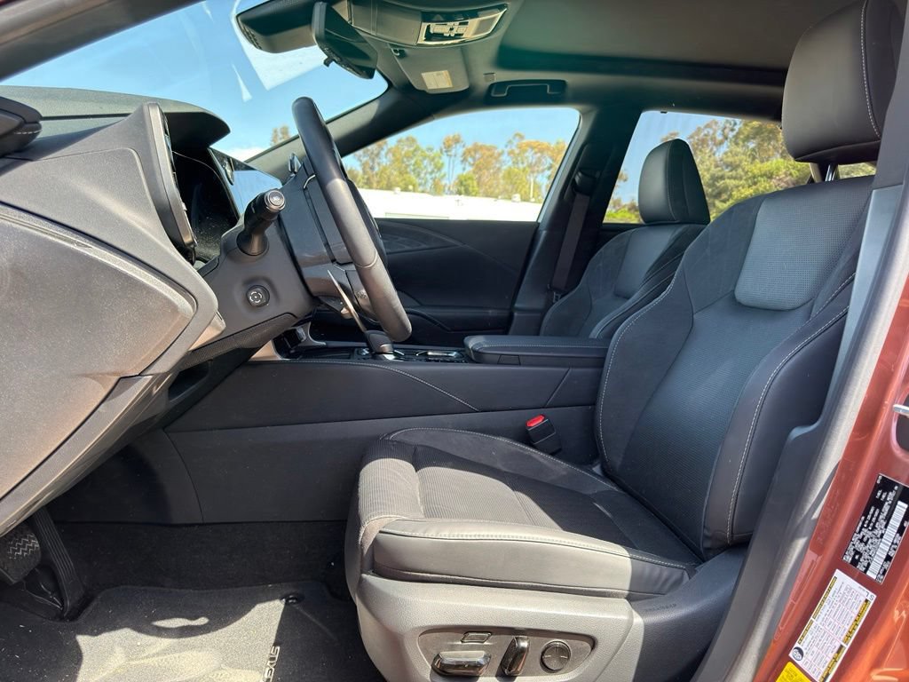 Certified 2025 Lexus RX 450h AWD w/ Luxury Package image 12