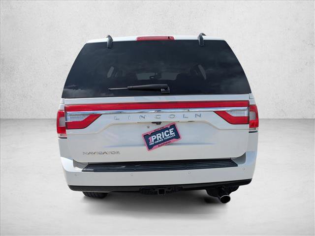 Used 2017 Lincoln Navigator Reserve image 7