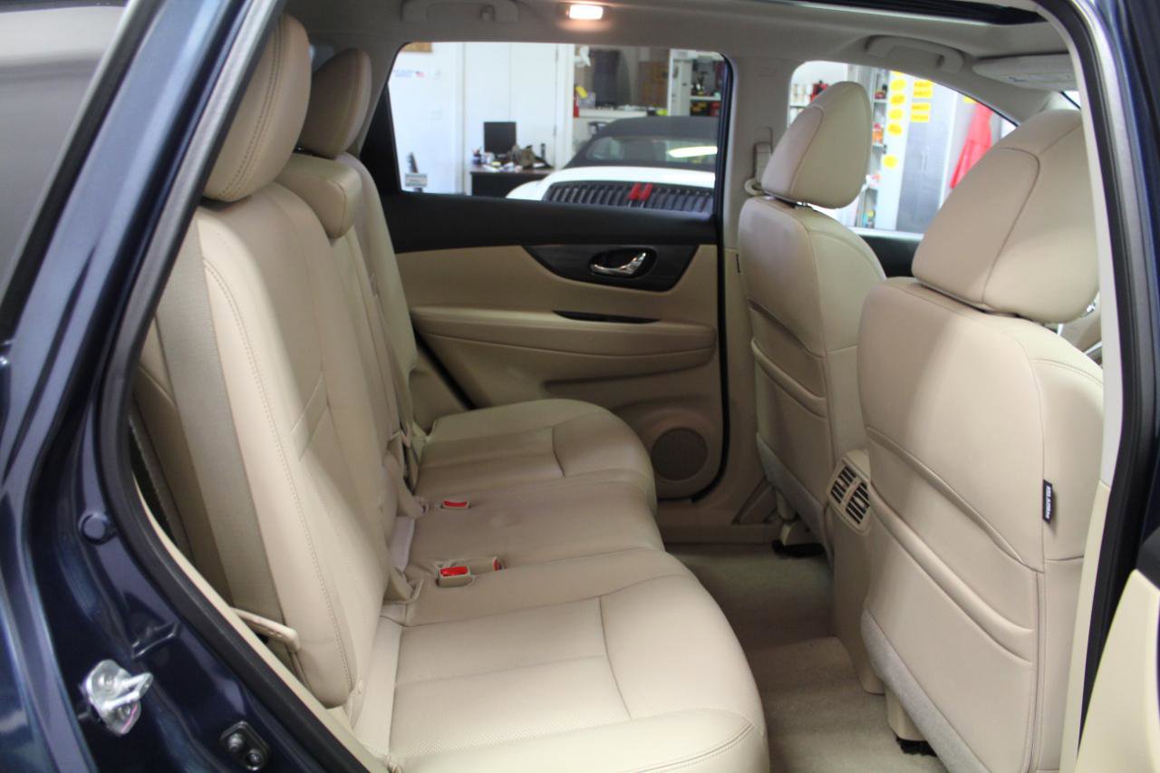 Used 2015 Nissan Rogue SL w/ SL Premium Package AWD/4WD image 28