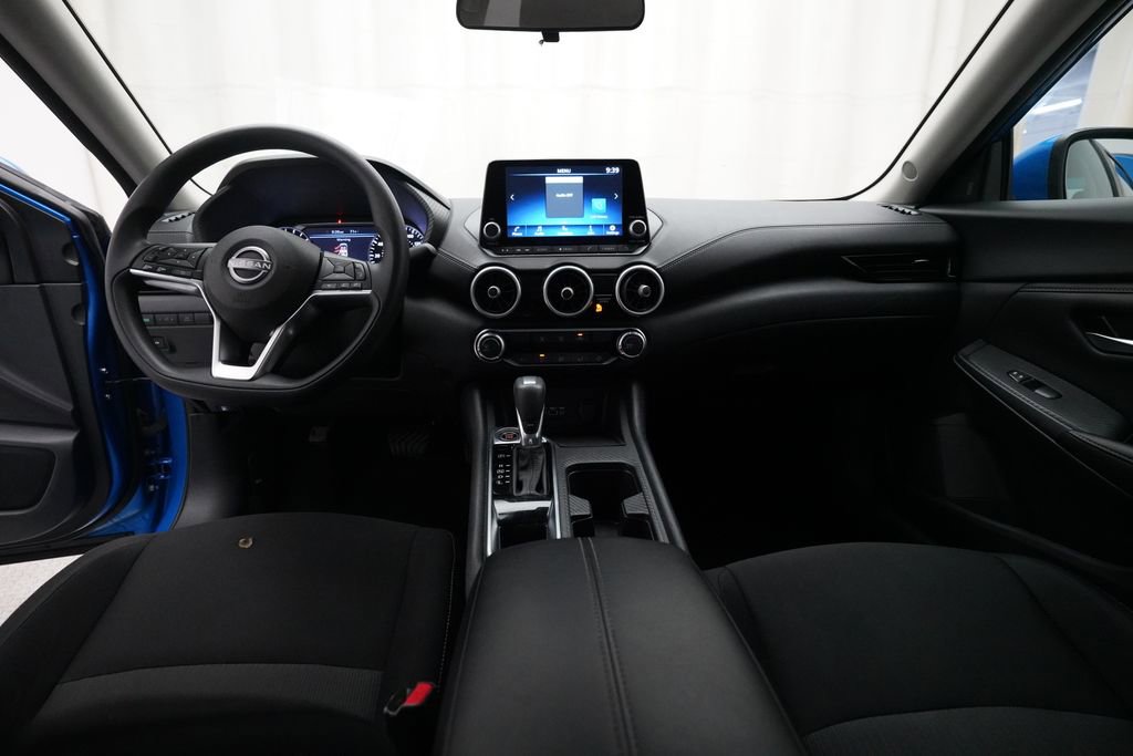 Used 2025 Nissan Sentra SV FWD image 5