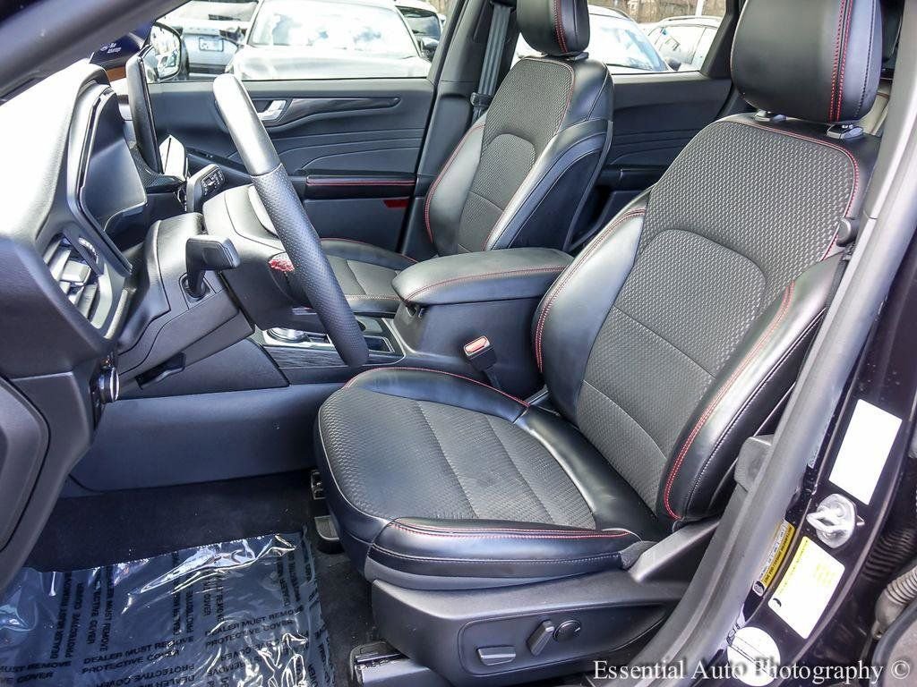 Used 2023 Ford Escape ST-Line w/ Tech Pack #1 image 9