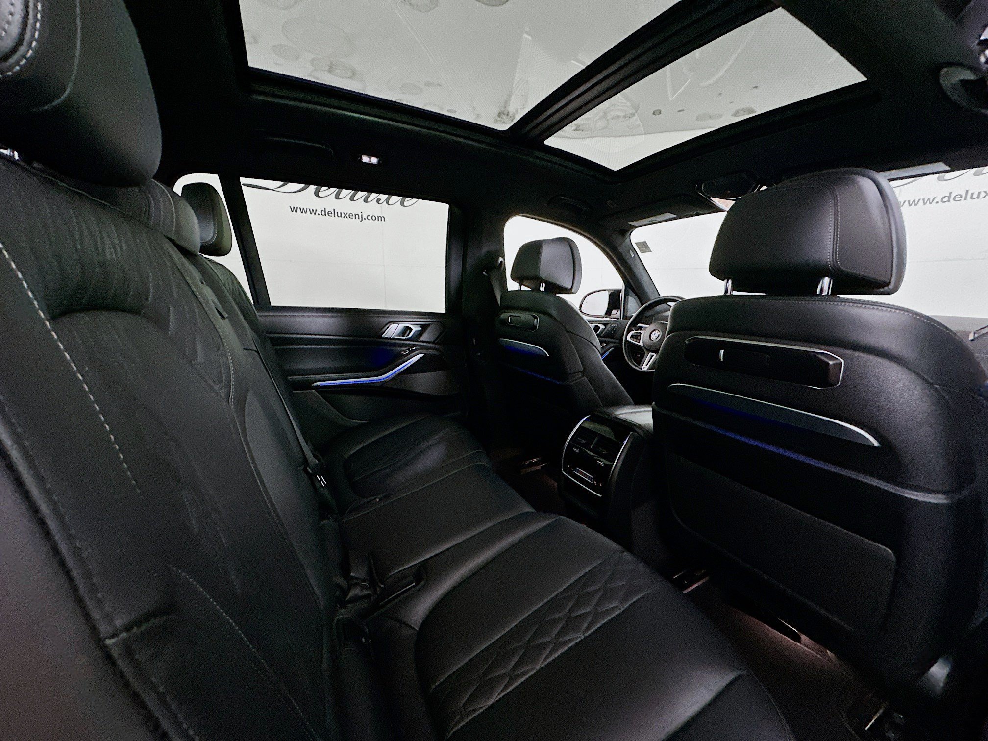 Used 2025 BMW X7 M60i AWD/4WD image 31