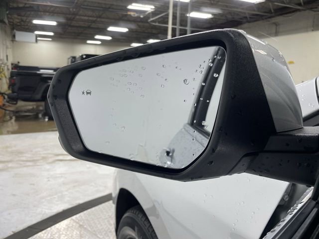 Used 2020 Chevrolet Equinox LT w/ Driver Convenience Package image 29