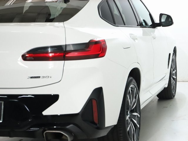 Used 2024 BMW X4 xDrive30i w/ M Sport Package AWD/4WD image 8