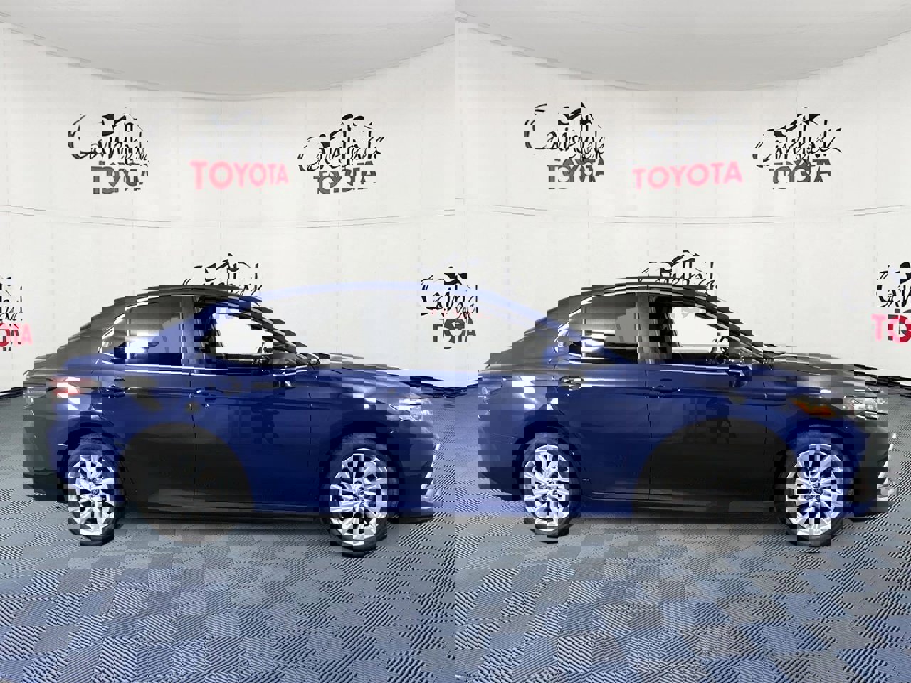 Used 2023 Toyota Camry LE image 9