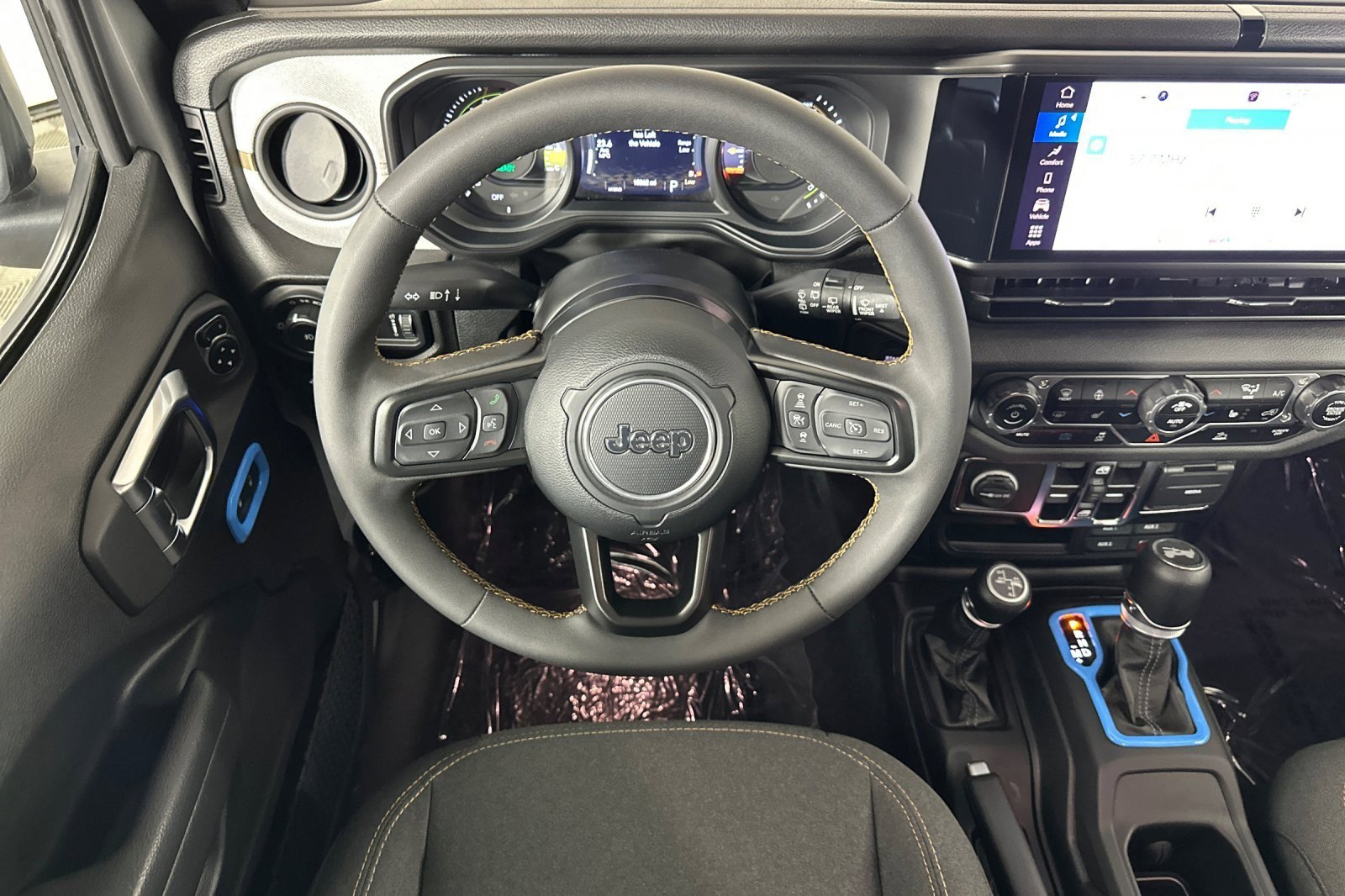 Used 2024 Jeep Wrangler Unlimited w/ Convenience Group image 13