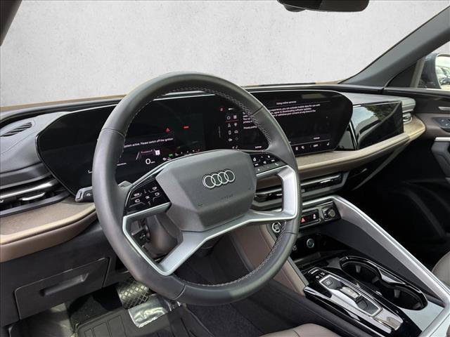 Used 2025 Audi Q5 Premium w/ Premium Plus AWD/4WD image 7