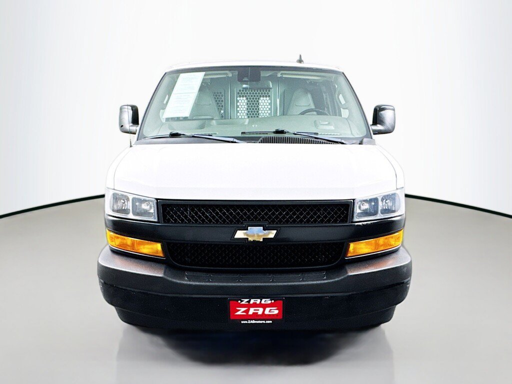 Used 2019 Chevrolet Express 2500 w/ Driver Convenience Package RWD image 8