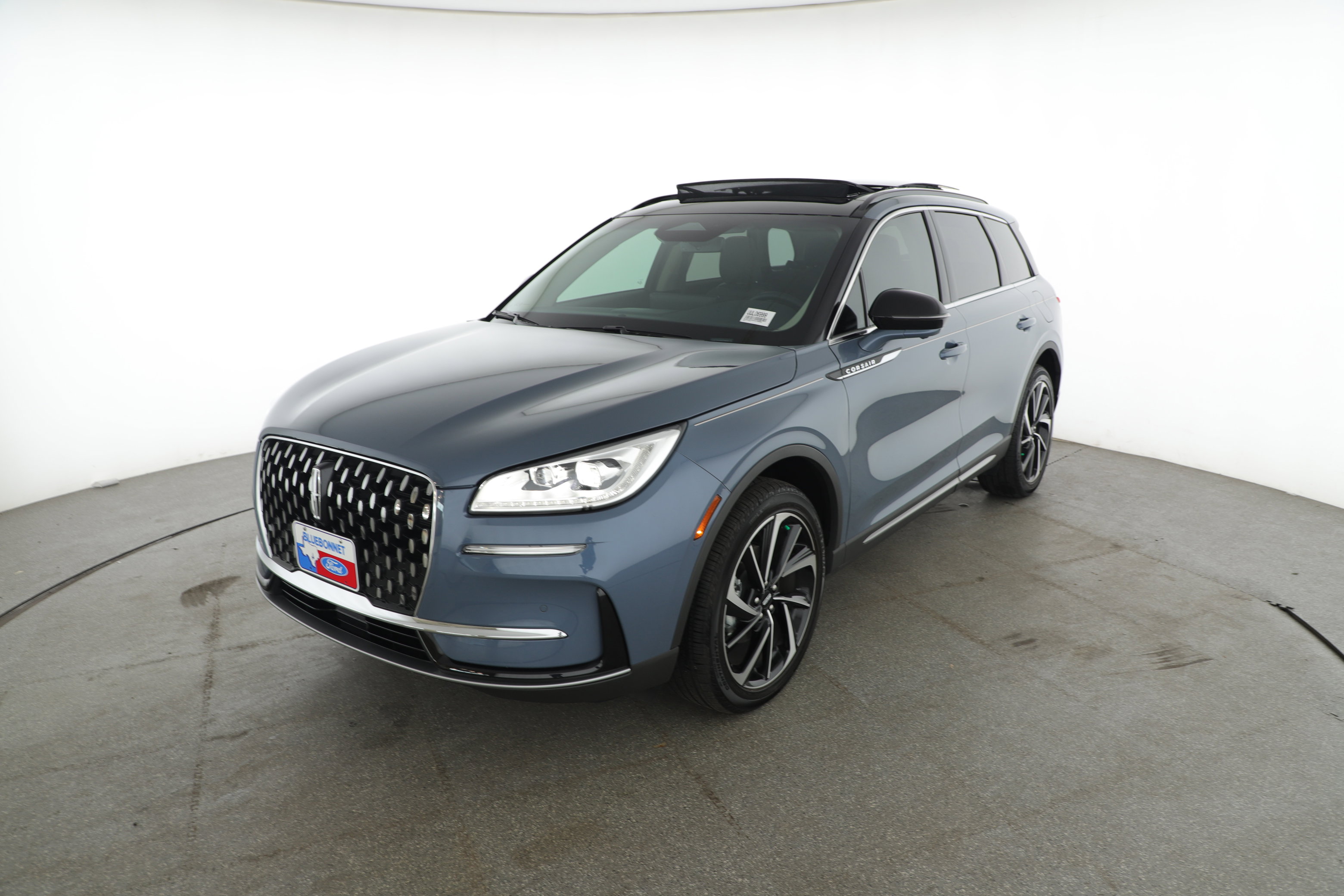 Used 2025 Lincoln Corsair Reserve image 4