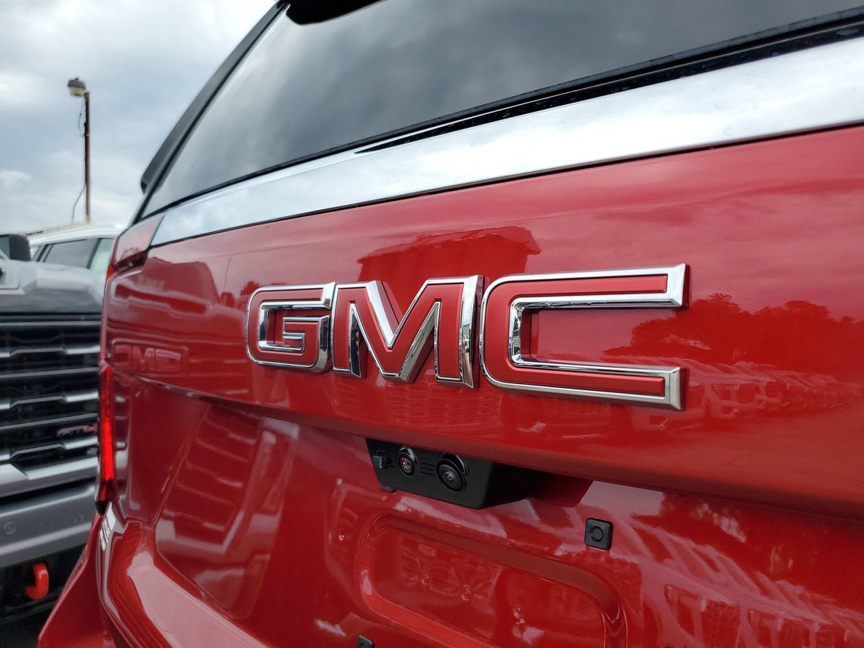 New 2026 GMC Yukon XL Elevation w/ Elevation Premium Package AWD/4WD image 7