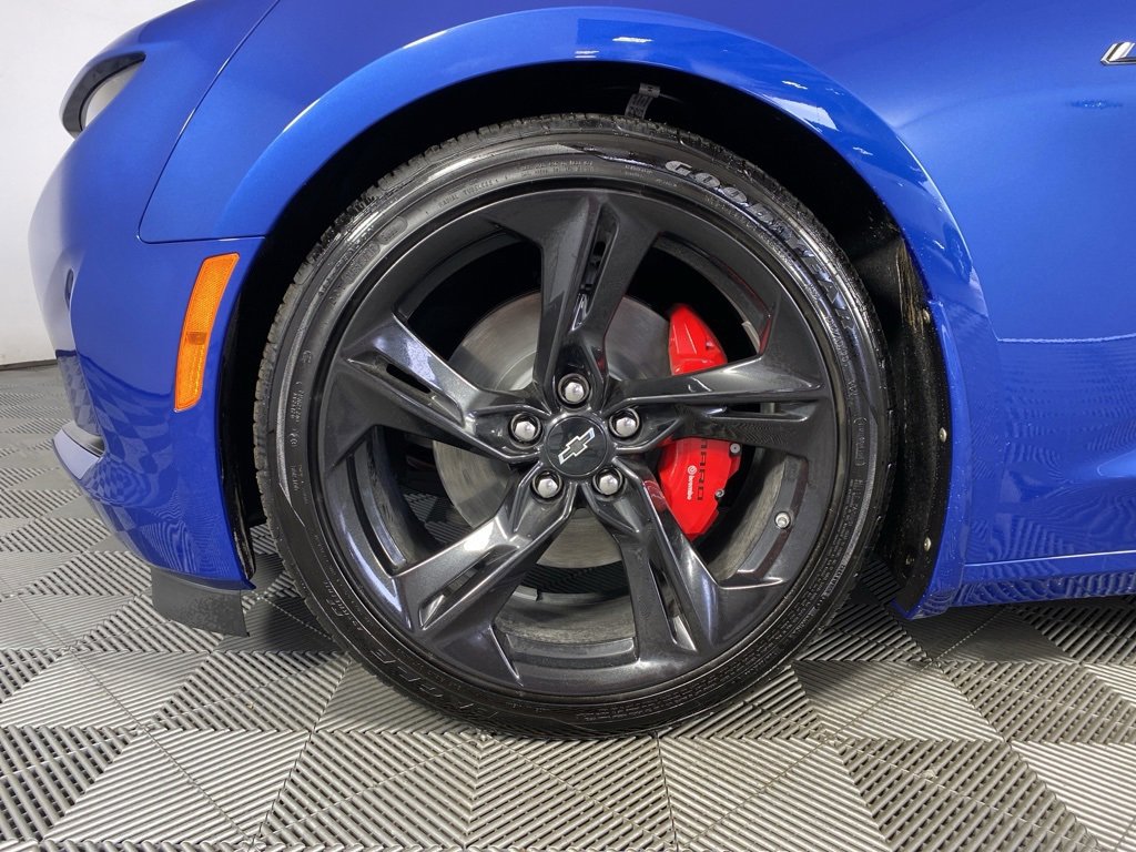 Used 2023 Chevrolet Camaro LT w/ RS Package image 9