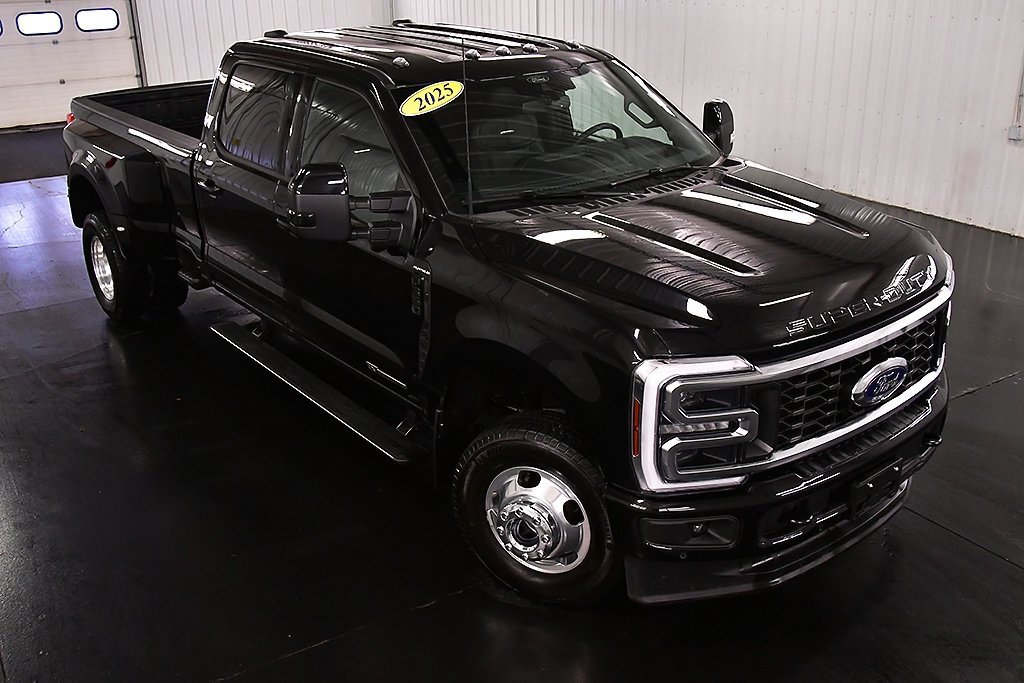 Used 2025 Ford F350 Platinum image 14