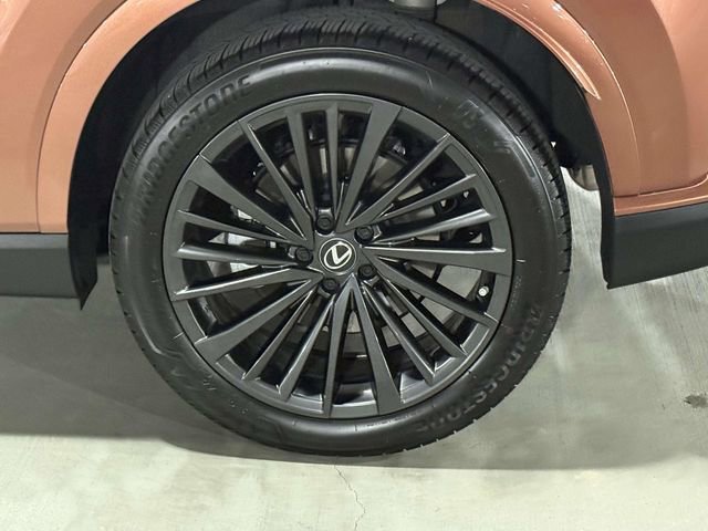 Used 2025 Lexus RX 350 Premium image 13