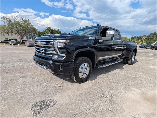 New 2026 Chevrolet Silverado 3500 High Country w/ Technology Package AWD/4WD image 8
