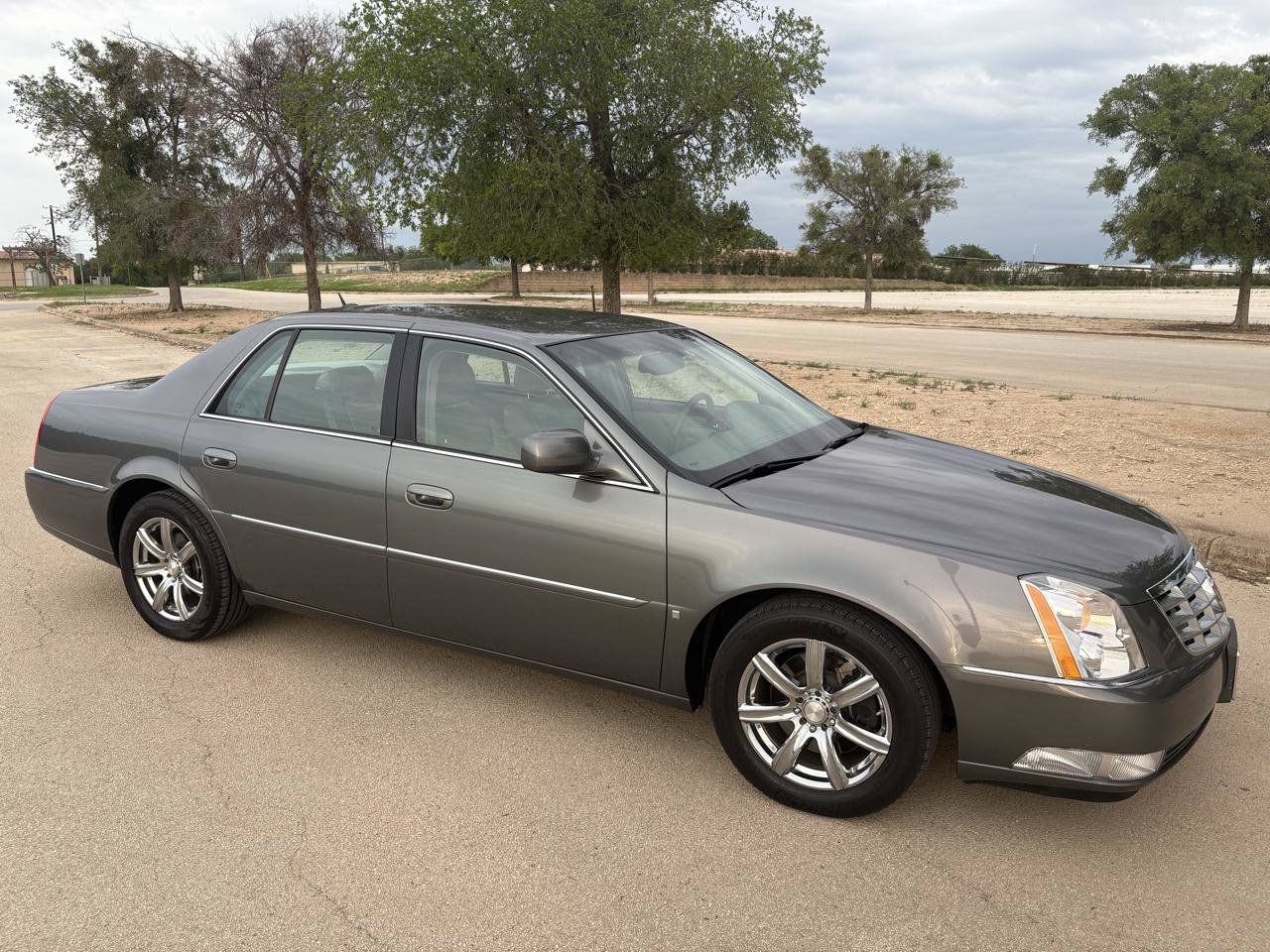 Used 2006 Cadillac DTS FWD image 65