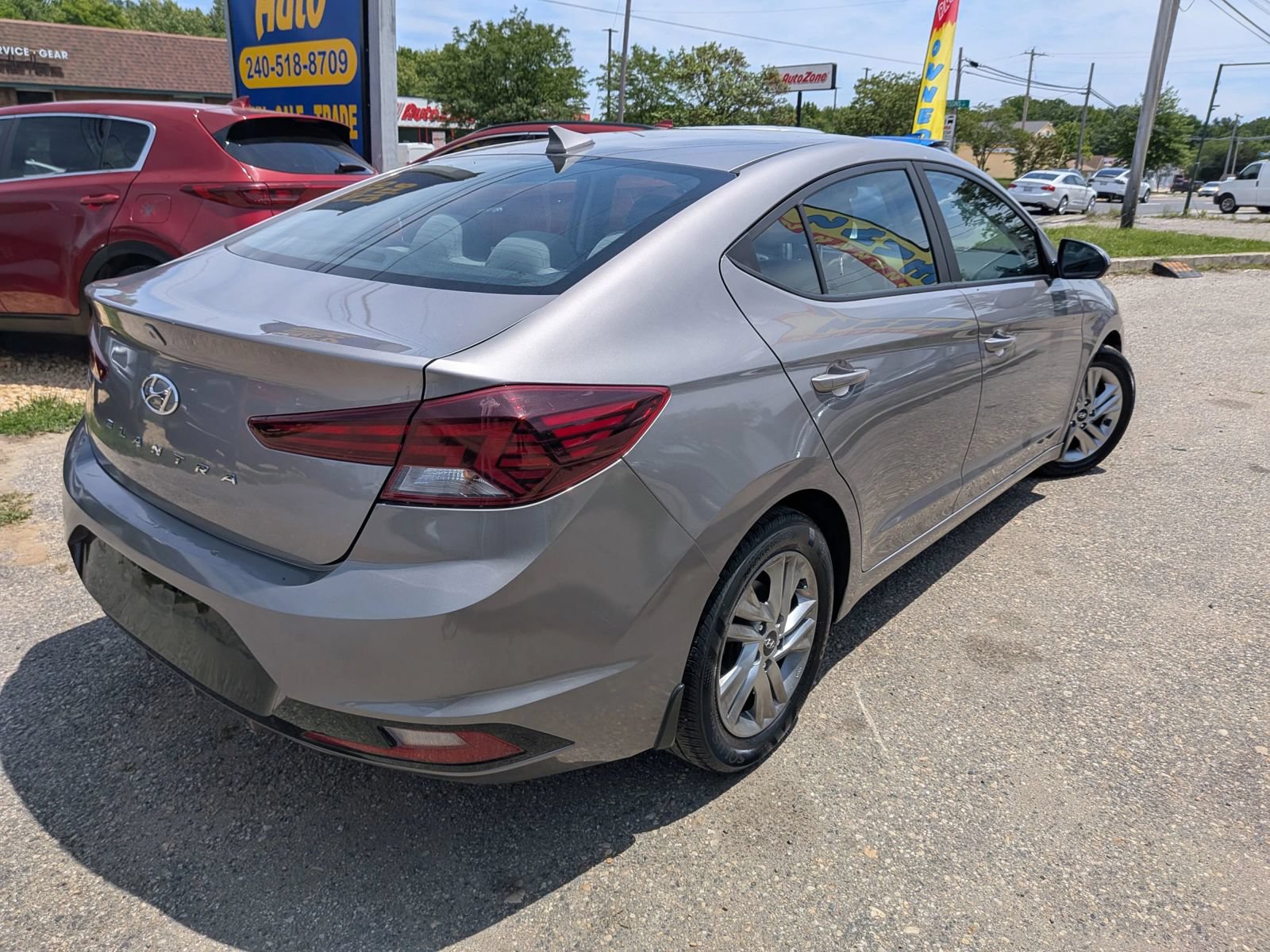 Used 2020 Hyundai Elantra SEL w/ Winter Weather Package FWD image 6