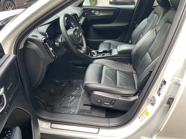 Certified 2024 Volvo XC40 B5 Plus w/ Protection Package Premier AWD/4WD image 10