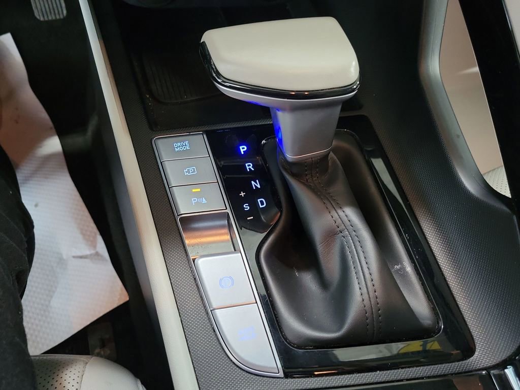 Used 2024 Hyundai Elantra Limited image 36