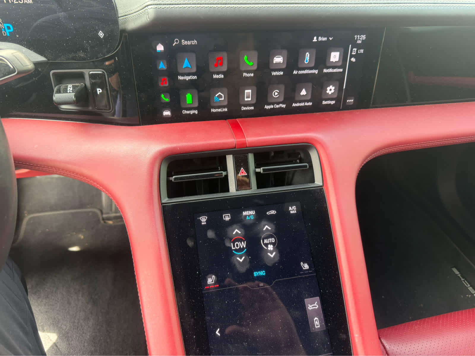 Used 2022 Porsche Taycan image 8