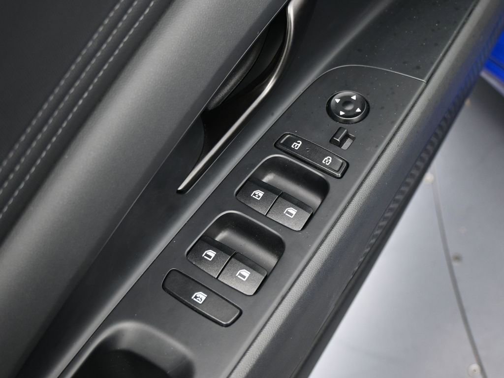 Used 2025 Hyundai Elantra Sport image 13