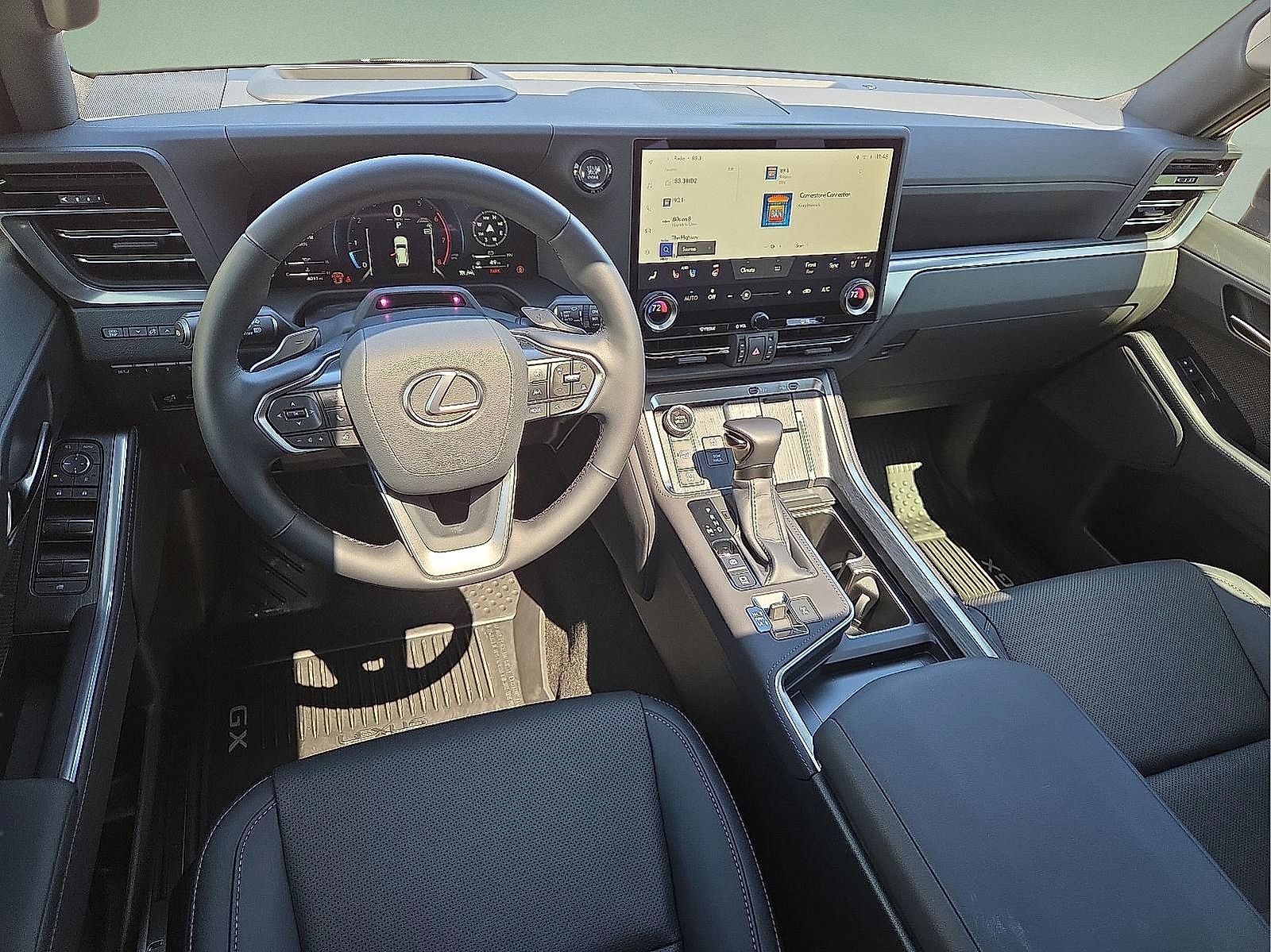 Used 2025 Lexus GX 550 w/ Accessory Package (2T) AWD/4WD image 11