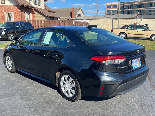 Used 2023 Toyota Corolla LE image 5