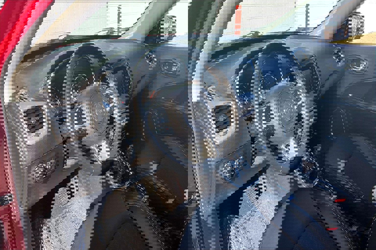 Used 2019 Jeep Compass Latitude w/ Cold Weather Group image 18