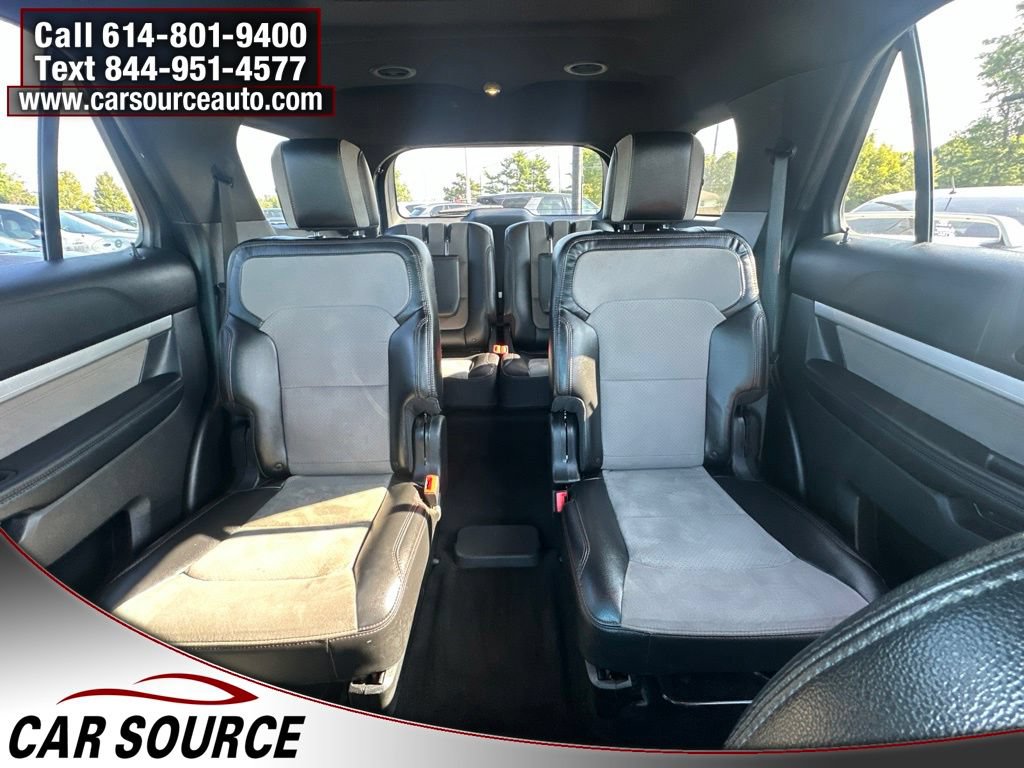 Used 2017 Ford Explorer XLT w/ Equipment Group 202A AWD/4WD image 20