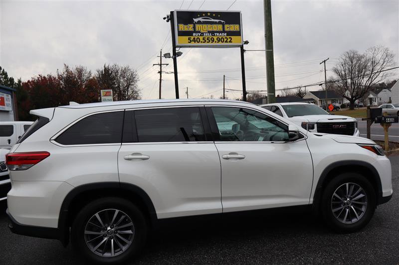 Used 2019 Toyota Highlander AWD V6 image 4