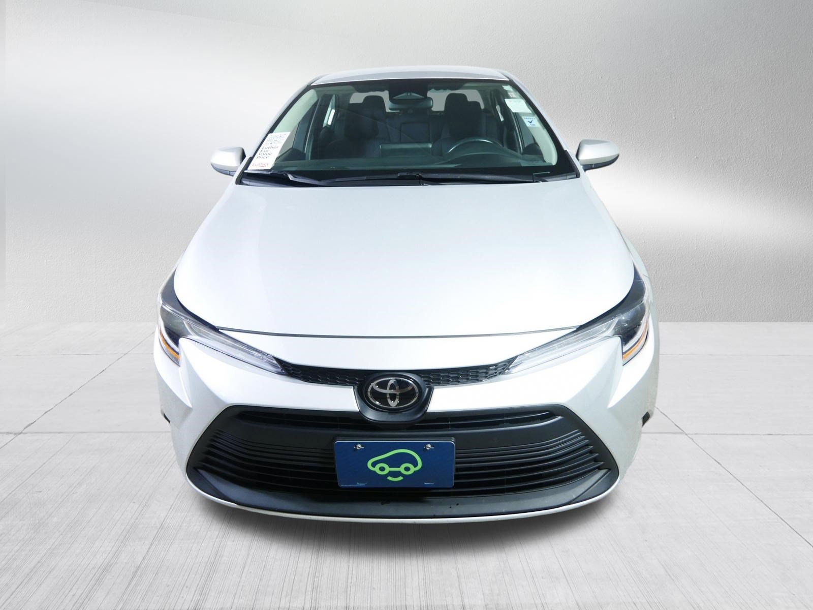 Used 2024 Toyota Corolla LE FWD image 2