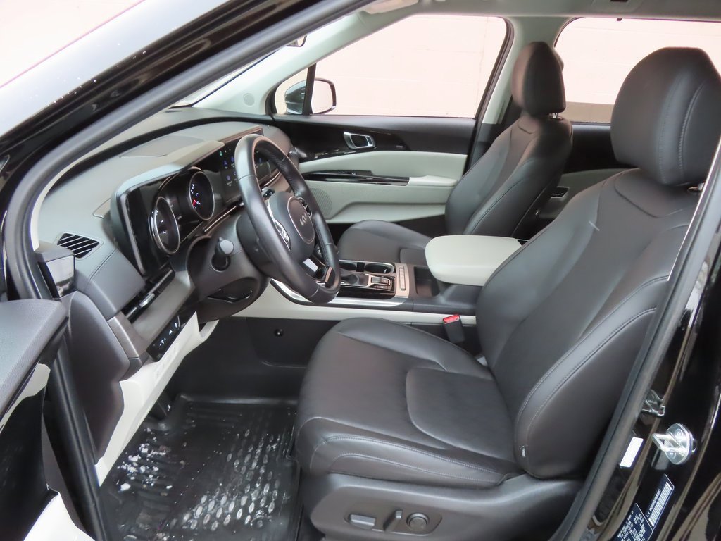 Certified 2024 Kia Carnival EX image 27